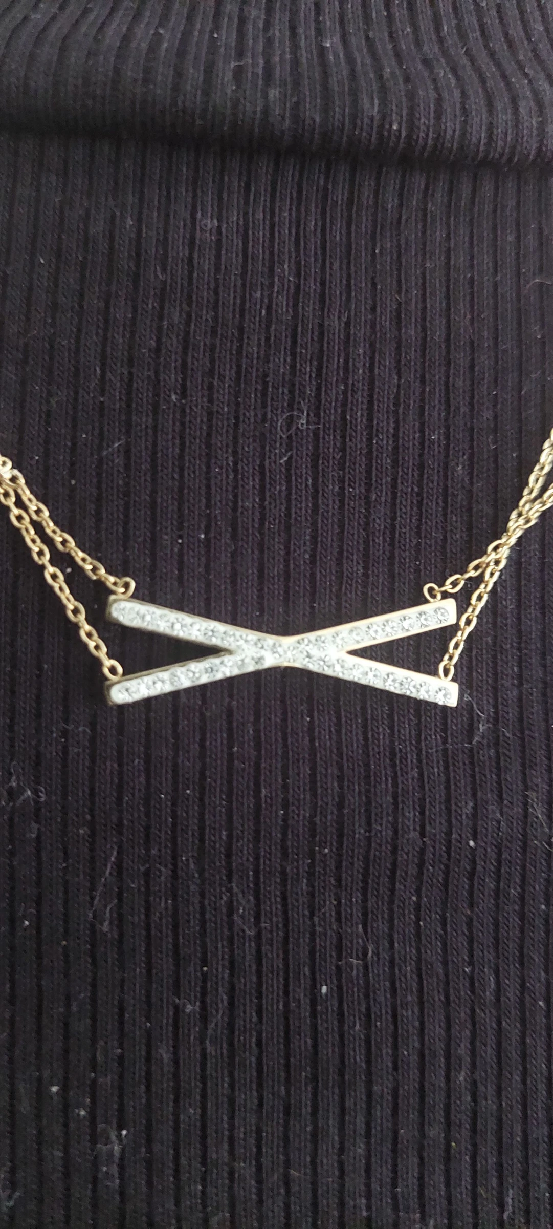Collar de doble hilera dorado con colgante cruzado de strass ✨ – photo 8